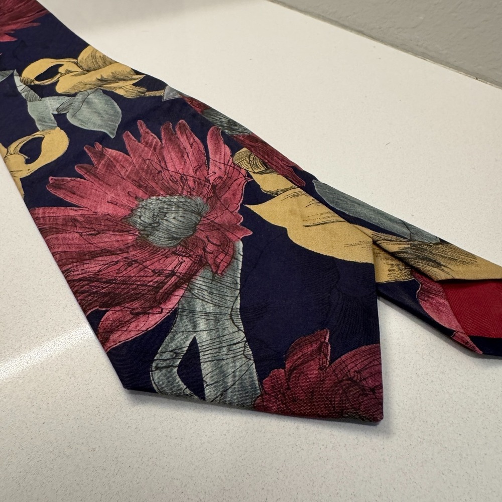 Vintage Gant Tie Floral Graphic Print Silk Necktie Old Money Quiet Comfort Adult
